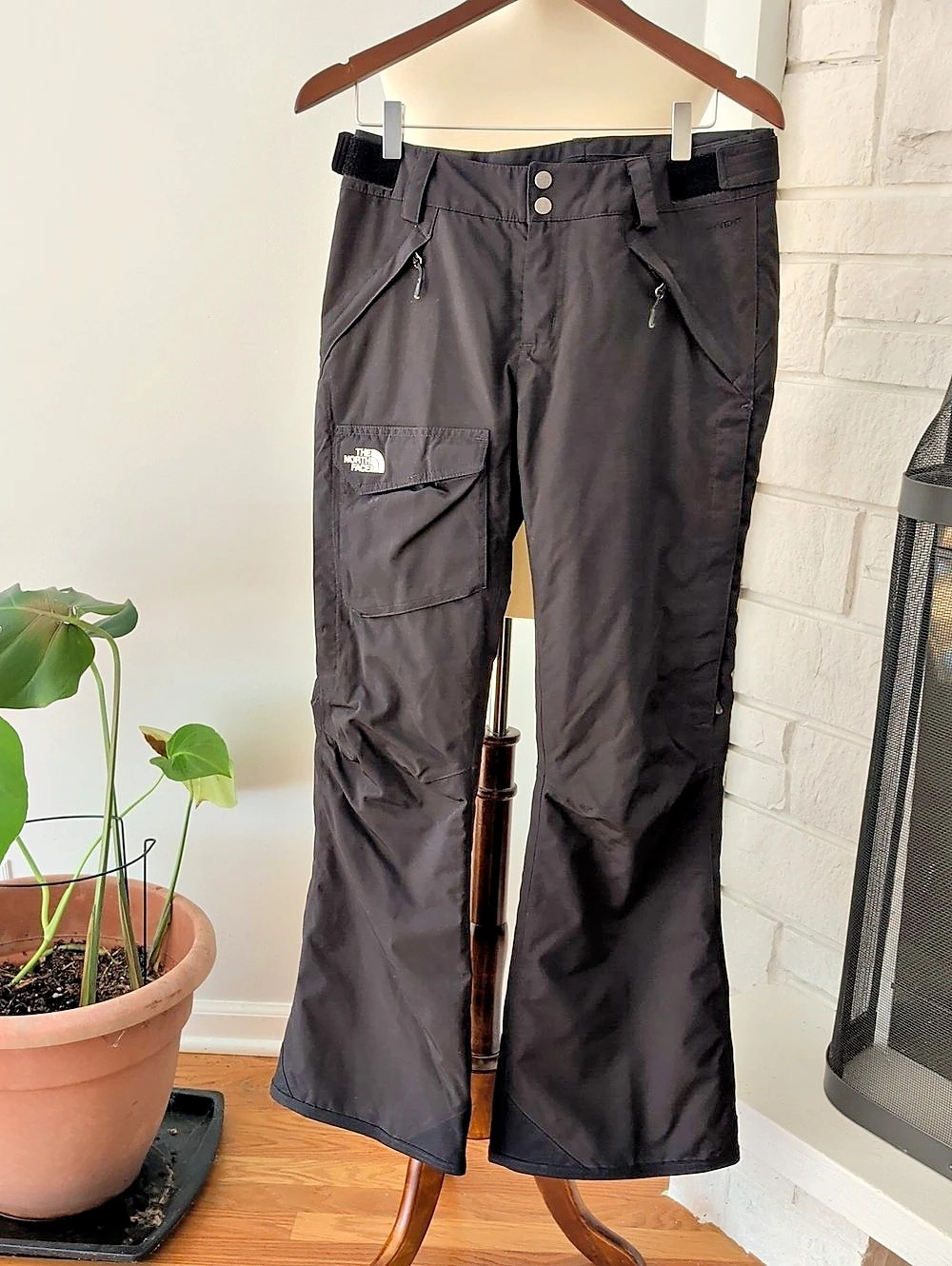 The North Face Women's Freedom Insulated Snow Pants In Excellent Shape